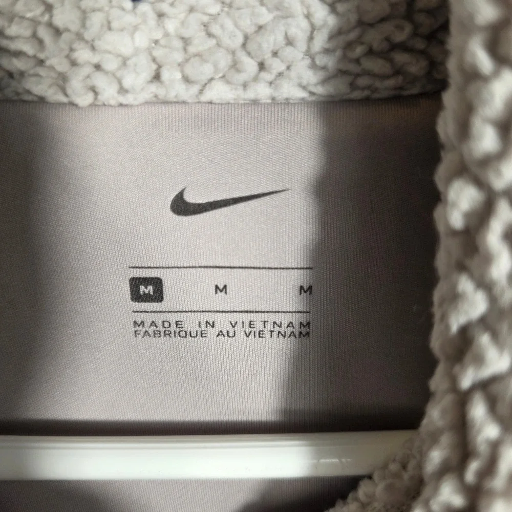 Nike Sherpa Fleece Hoodie Womens M Taupe Excellent CJ5758-008 Pullover Pocket